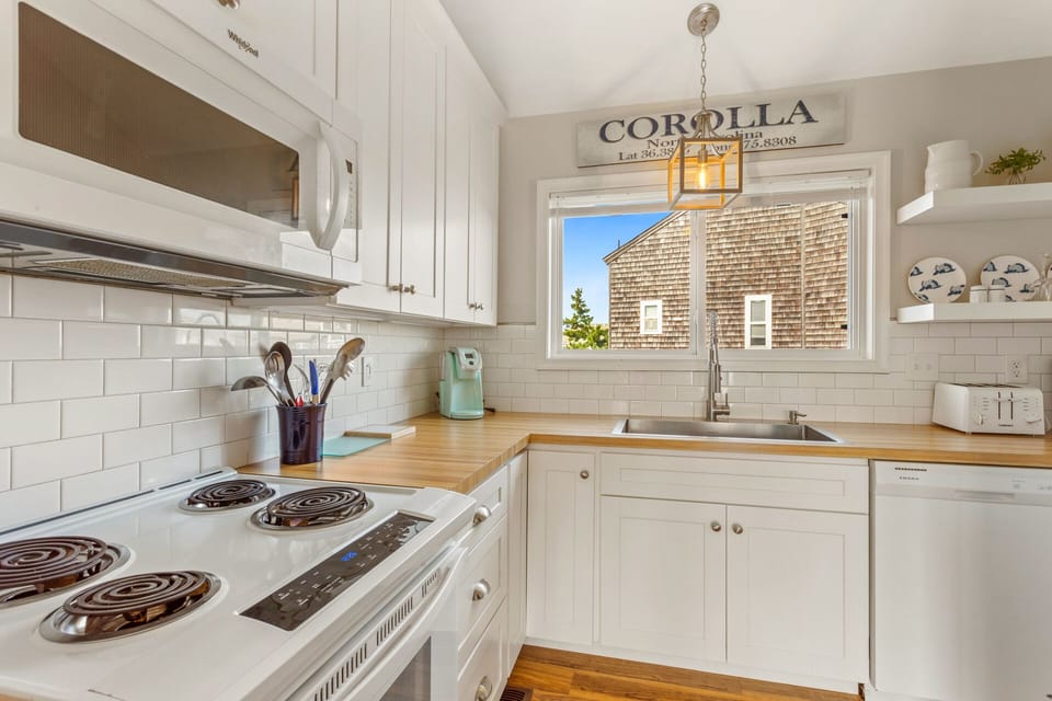 Cook up some fresh, local seafood in the cozy Kitchen with all modern appliances and a Keurig coffee maker.
