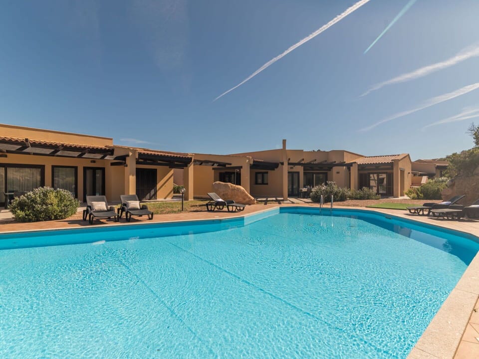 Water, Sky, Plant, Property, Swimming Pool, Azure, Building, Shade, Leisure, Composite Material