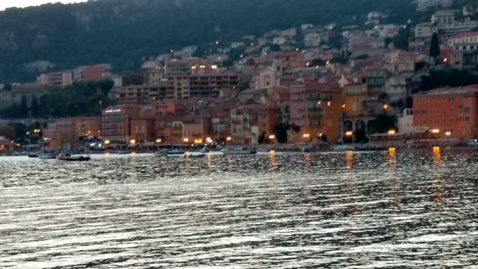 Villefranche-sur-mer, along the beach