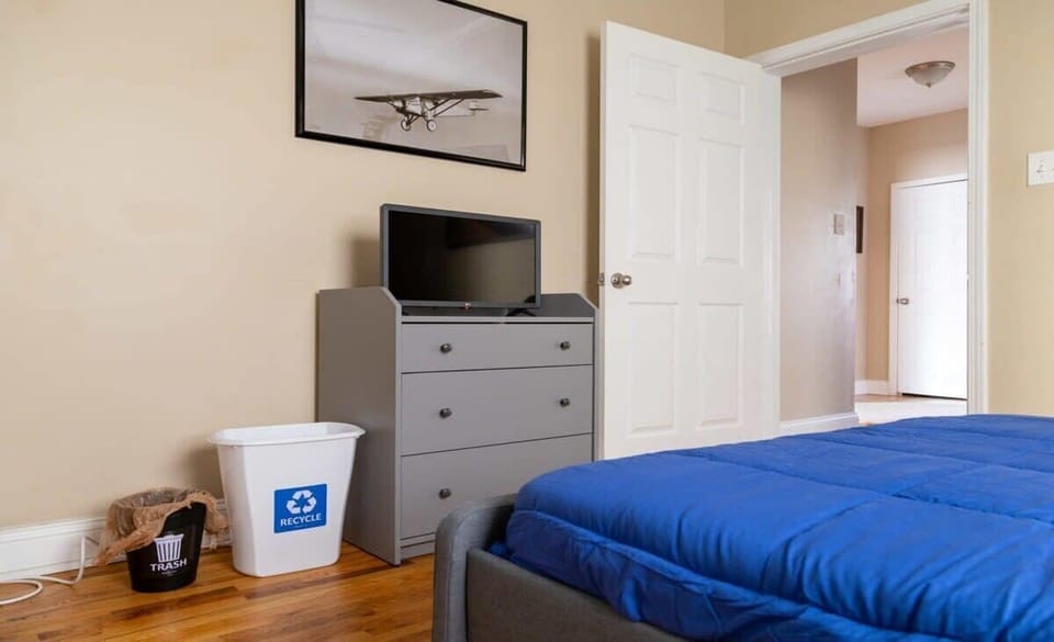 SmartTV and plenty of space to store your luggage