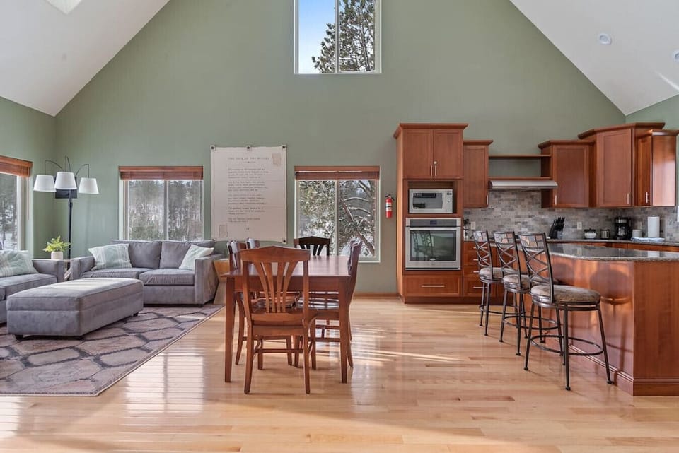 Spacious Living Room and Kitchen