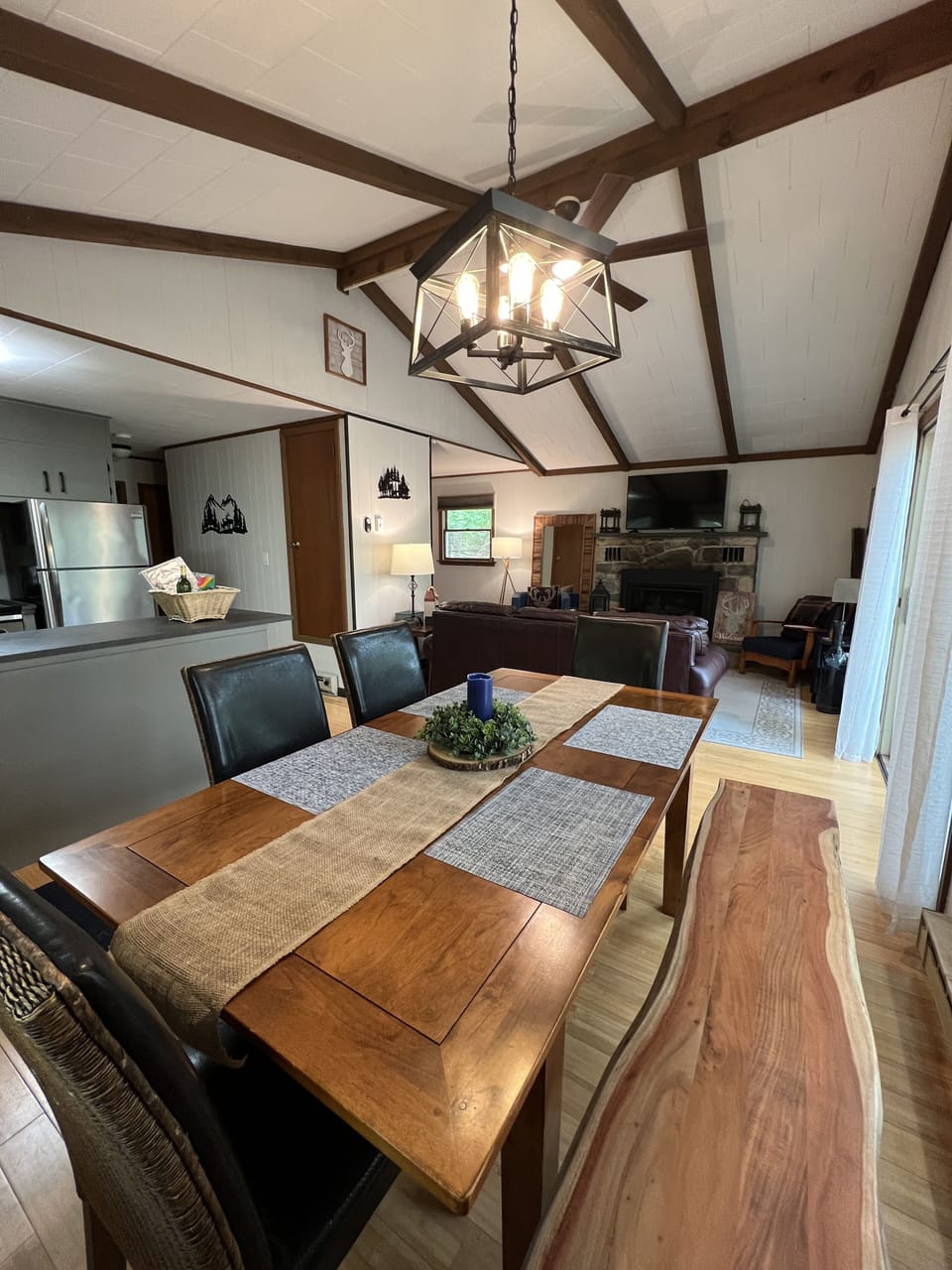 2nd Floor | Dining Area