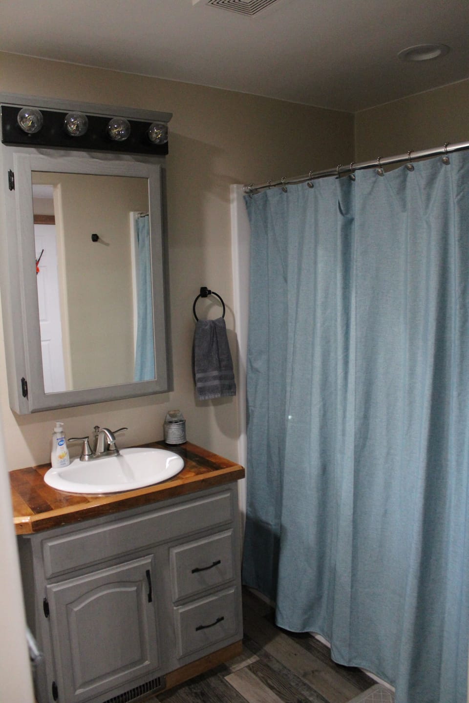 Bathroom (2)