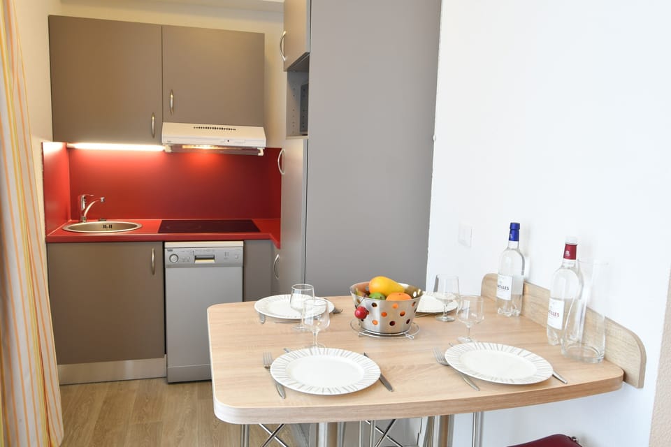 Make a quick meal in your kitchenette.