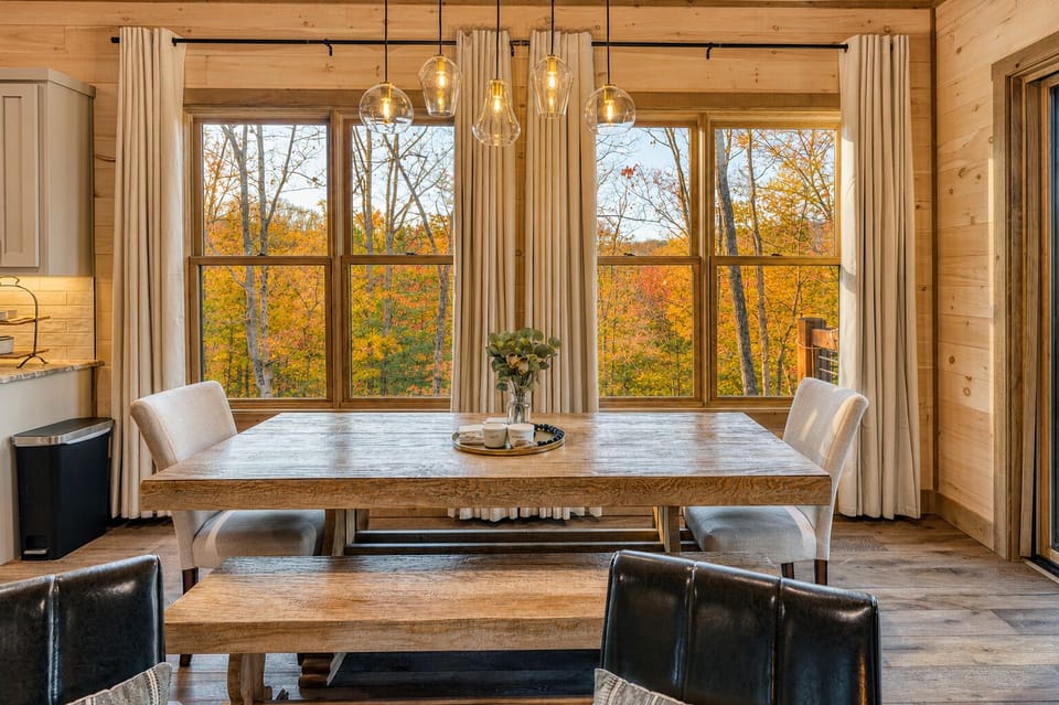 Dining area- seats up to 10, with 5 additional seats at island