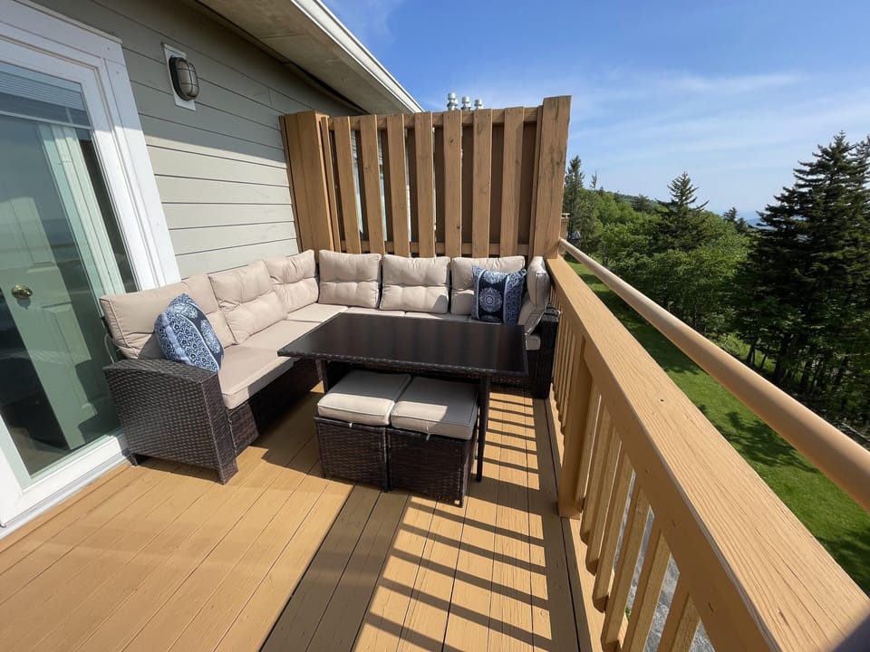Seating for eight on the deck