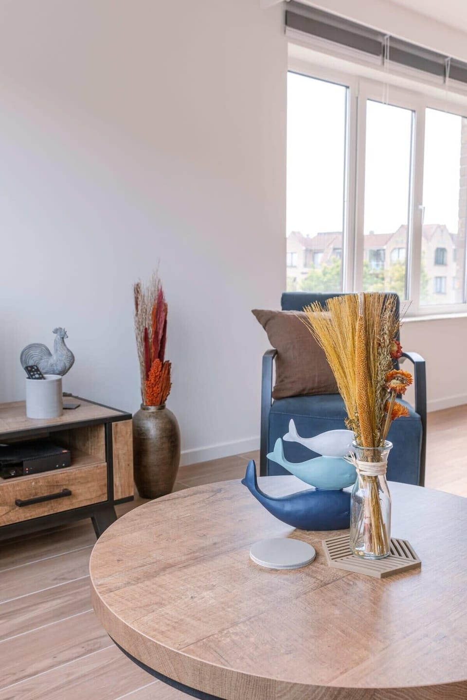 Spacious dining area with natural light and cozy decor 🌿
