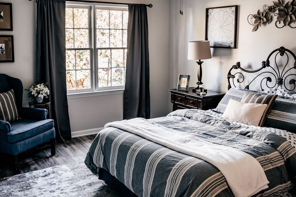 Master Bedroom (Queen Bed)