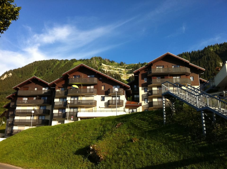 The 'Le Schuss' development. Green sun umbrella shows the apartment location.