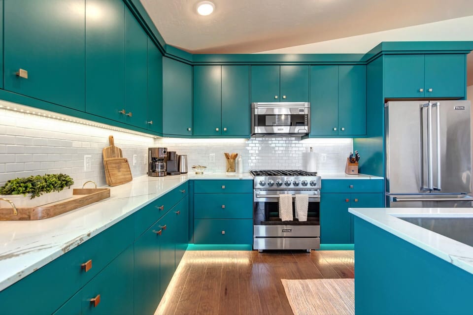 Mayflower Lakeside 1121-304: The kitchen also boasts upgraded toe kick motion-sensored lights under the cabinets for night lighting.