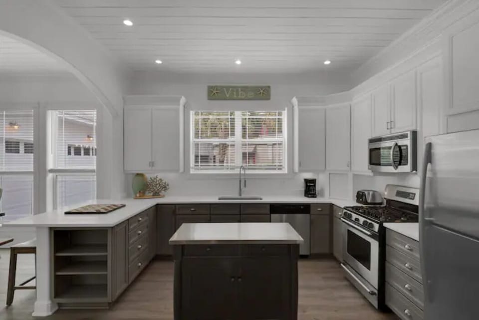 Plenty of kitchen space for the family chef to prepare your delicious meals!