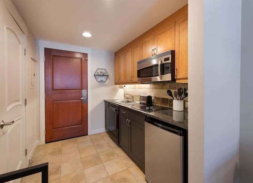Indoors, Microwave, Oven, Kitchen, Sink