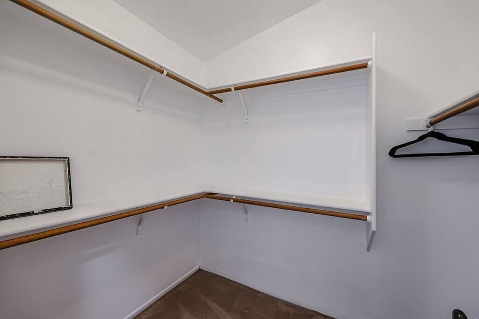 Master bedroom | walk-in closet