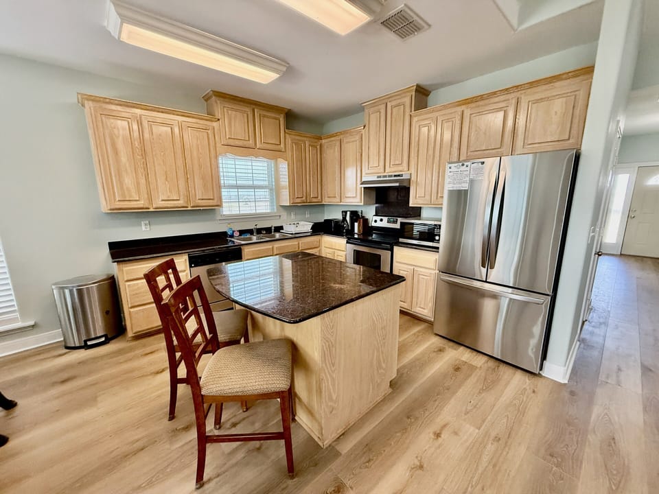 Kitchen with island
