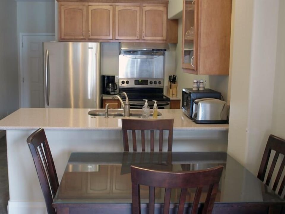 Down Unit Breakfast and Kitchen areas