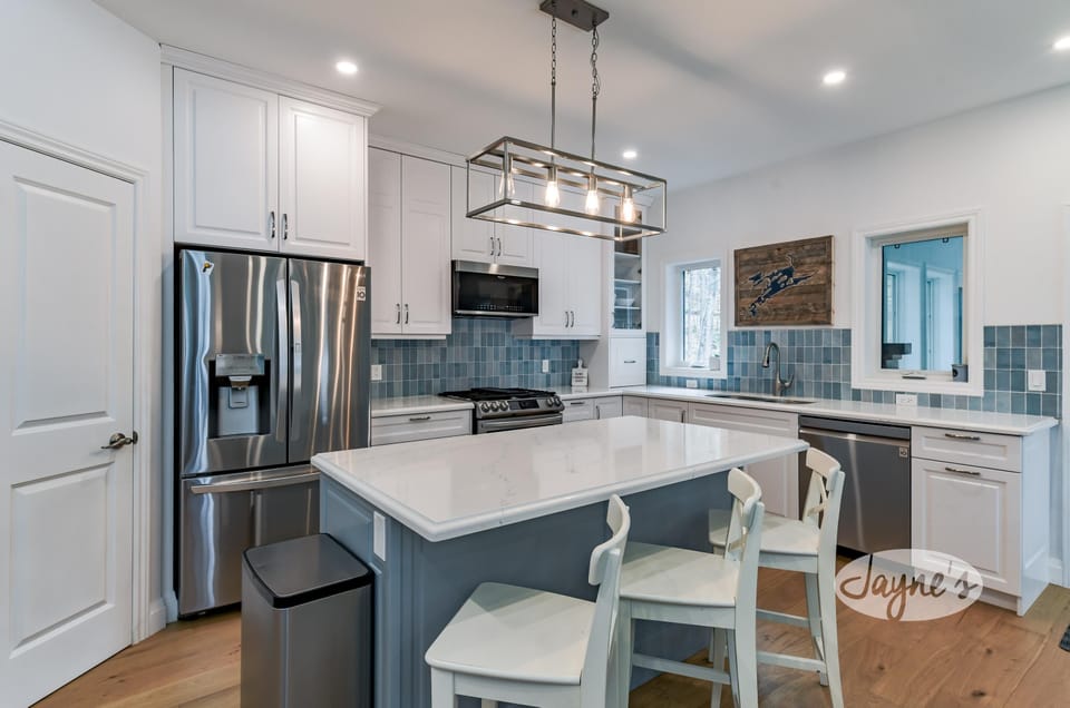 Kitchen &amp; Bar Seating