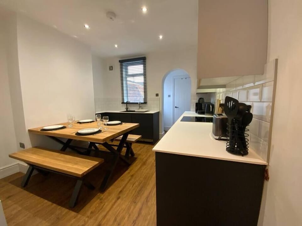 Kitchen dining room (2)