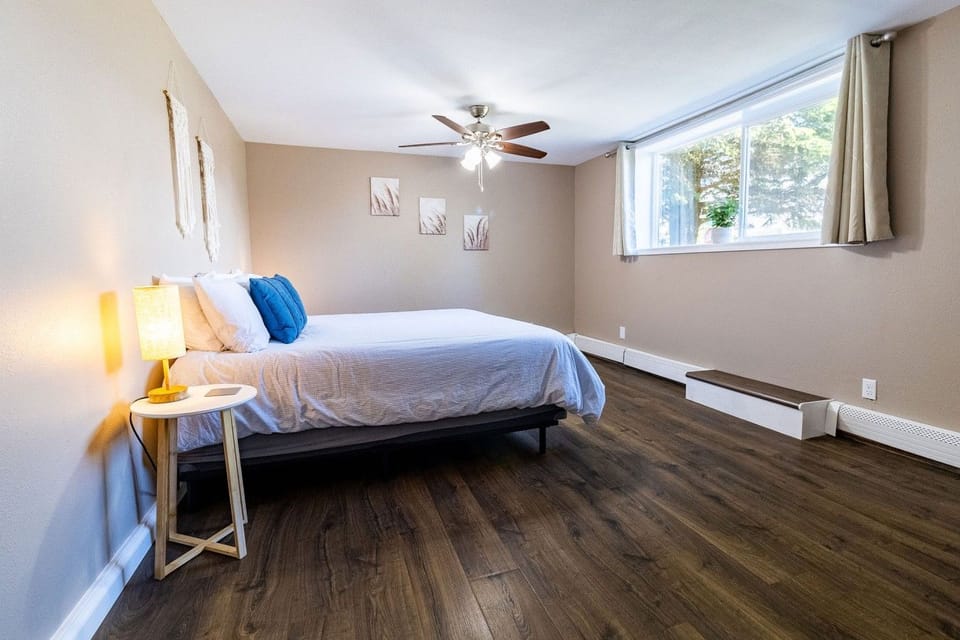 Bedroom 5 - King