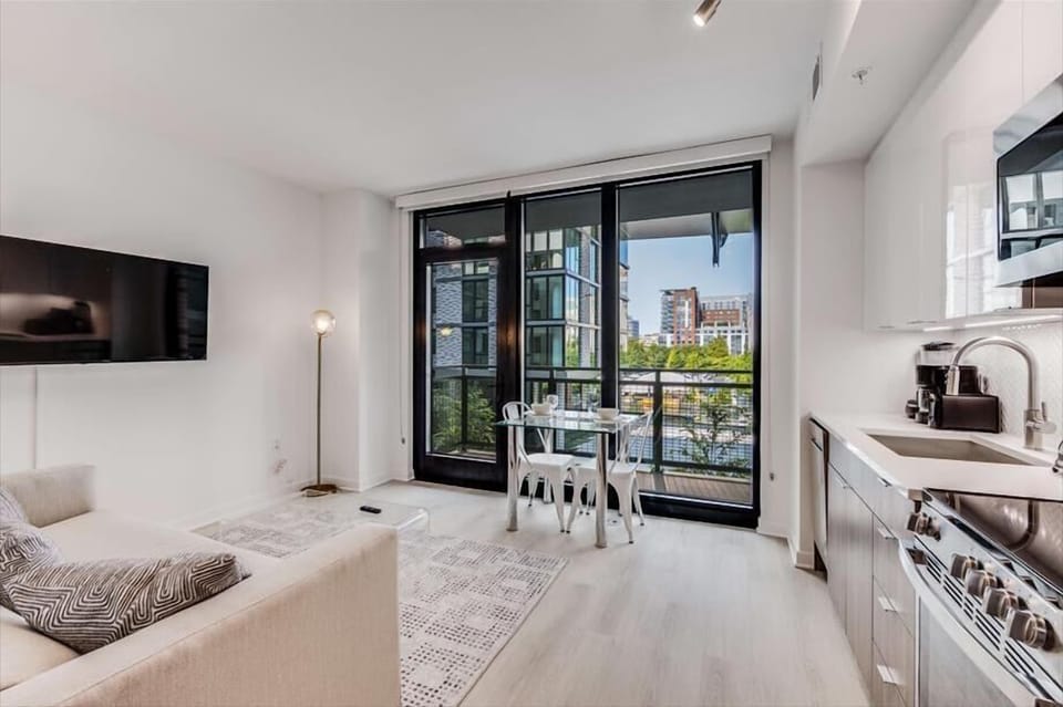 Noma Washington 1 Bedroom with Balcony Living Room