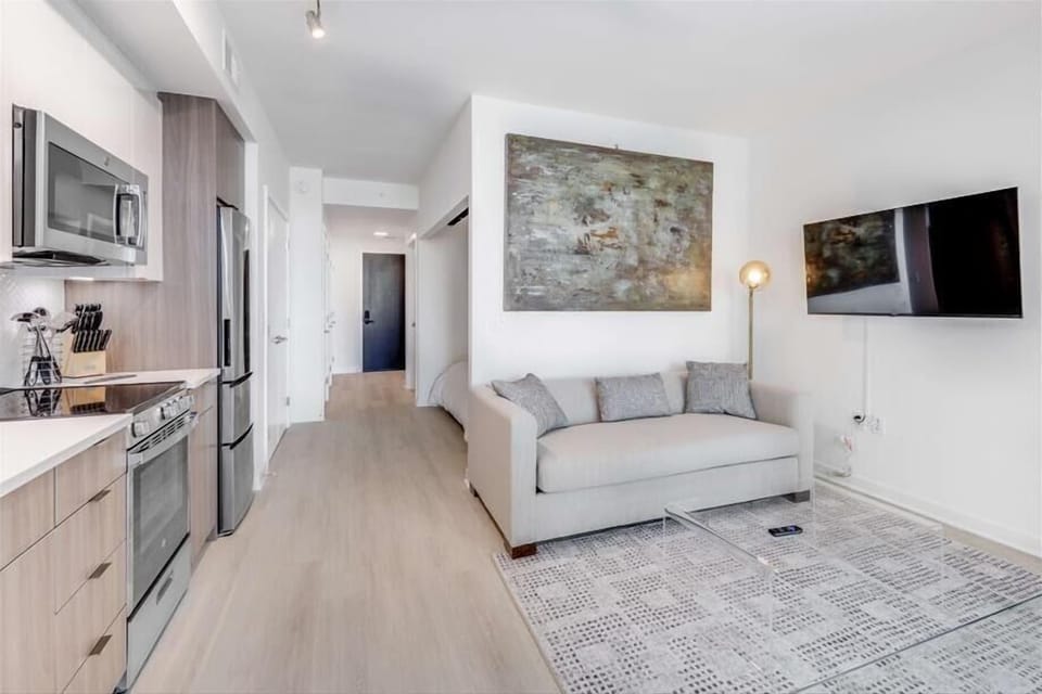 Noma Washington 1 Bedroom with Balcony Living Room