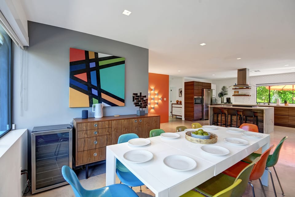 OPEN SPACE KITCHEN, LIVING ROOM AND DINING