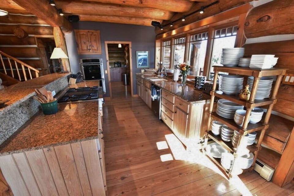Fully Stocked Kitchen