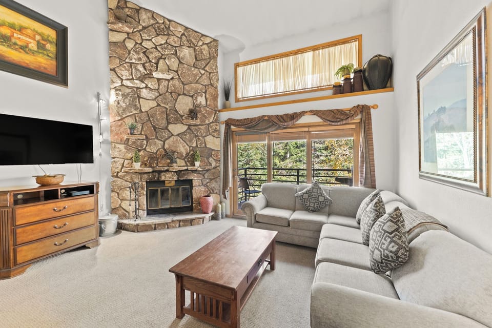 Snowdance Manor #406.