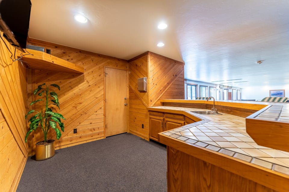 Wet bar at Snowdance Manor.