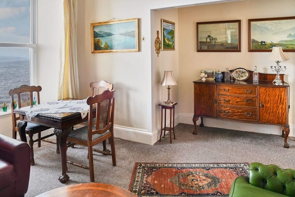 Freshwater River View, Innellan - Host & Stay