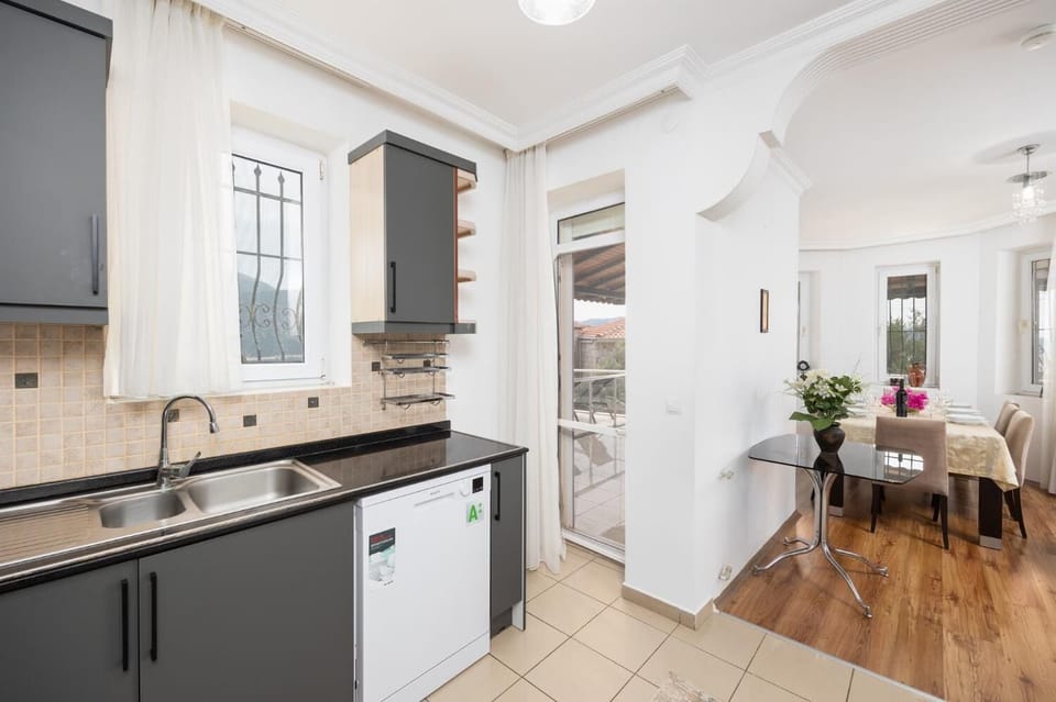 Equipped kitchen