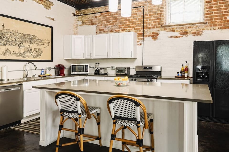 Kitchen Island (fully equipped)