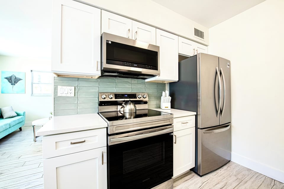 Full Size Stainless Steele Appliances 