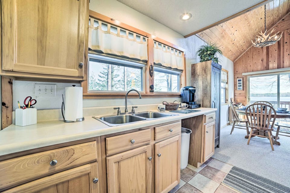 Kitchen | 1st Floor | Keurig Coffee Maker | Cooking Basics