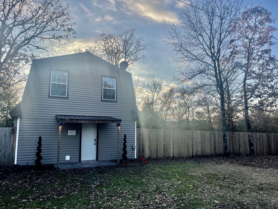 Serenity Cottage to spend sometime in the nature with direct access to the lake