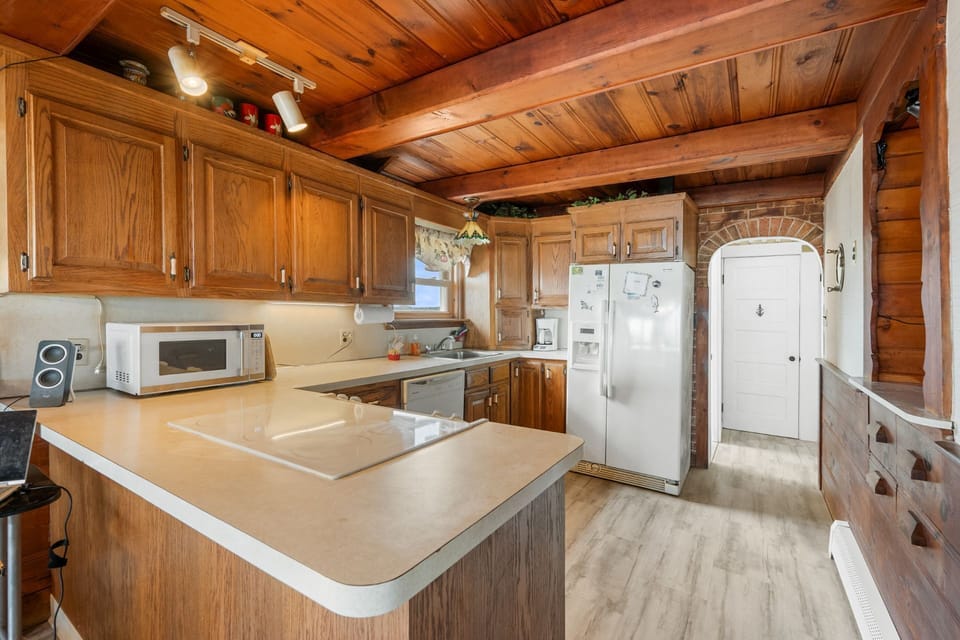 Well-equipped kitchen