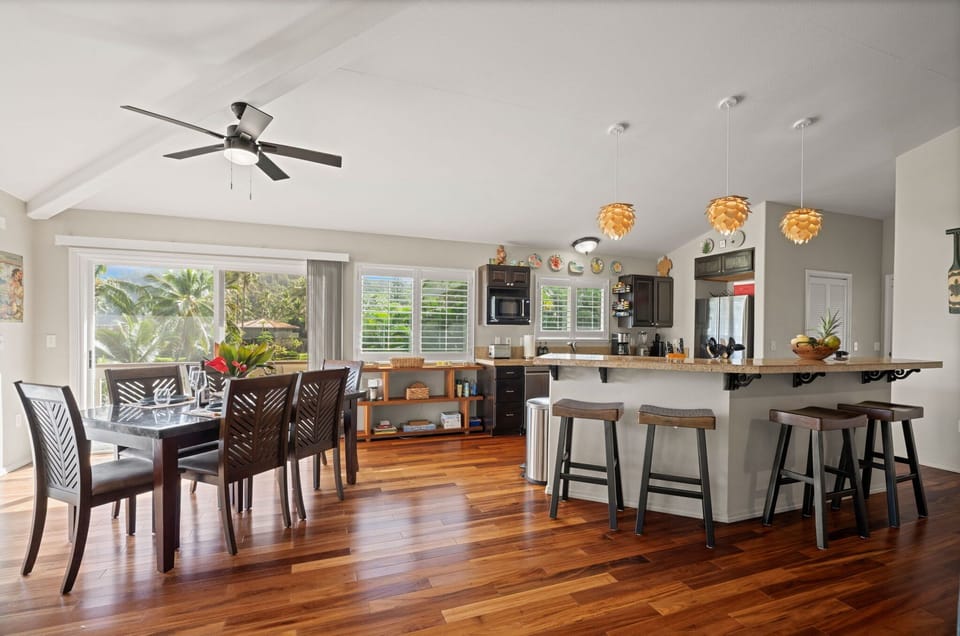 Kitchen/Dining Area