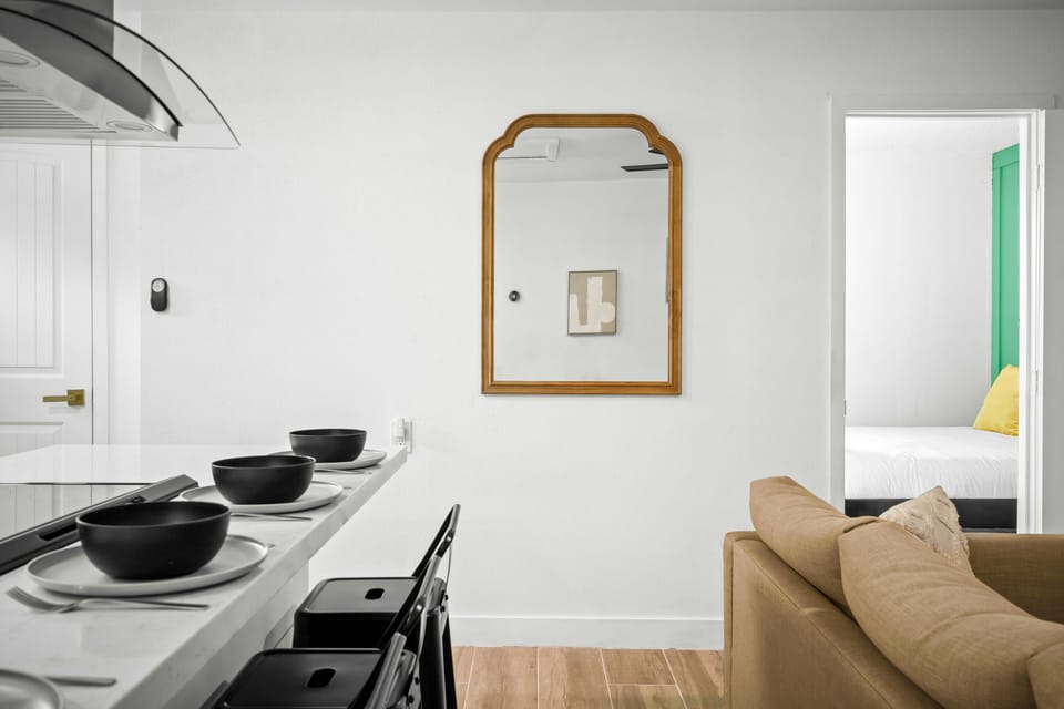 "Highly recommended! Cute, clean, comfortable, and very well appointed."-Roger