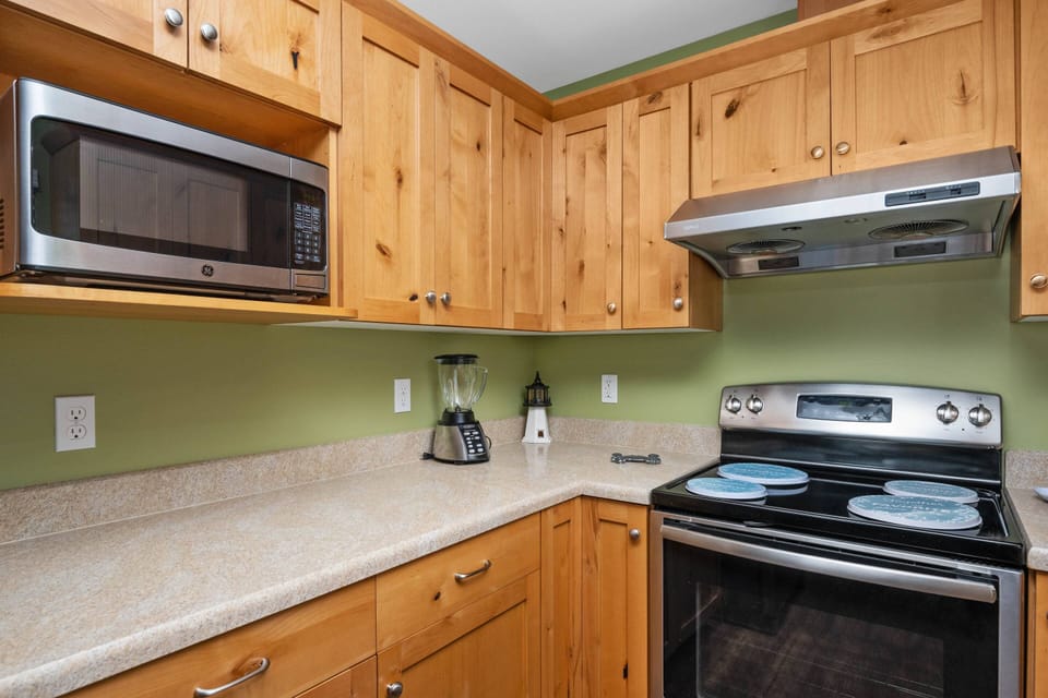 The kitchen is well equipped and efficient. Perfect place to prepare a delicious meal.