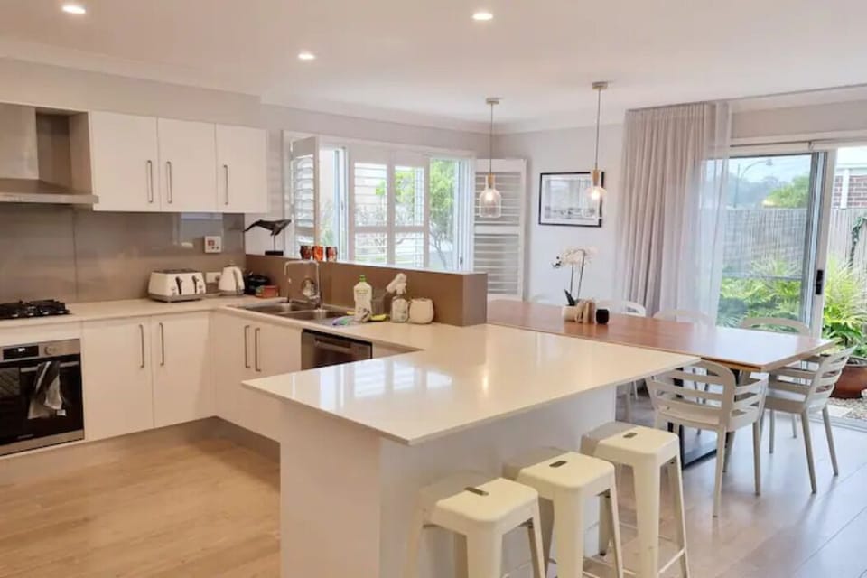 Large and useful full kitchen equipped with new appliances!