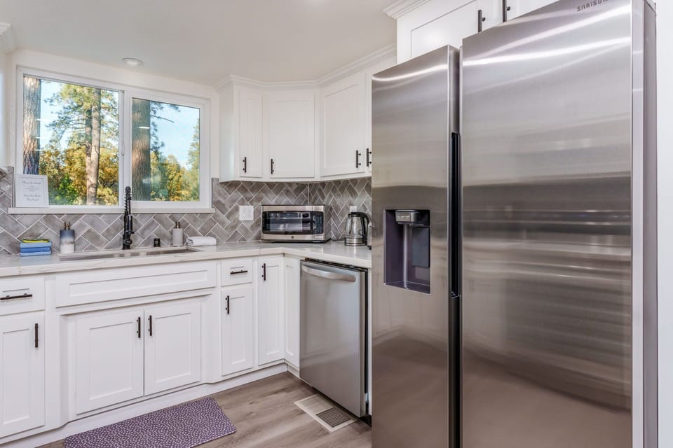 Double door refrigerator with filtered water and ice maker!