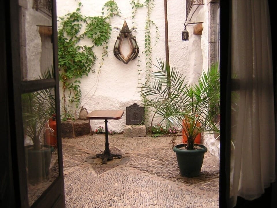 Maison d'Estella interior courtyard 