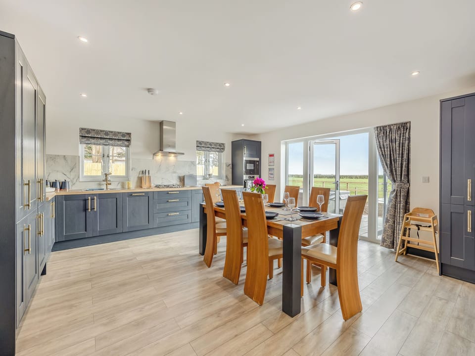 Kitchen/diner | The Pastures - Lincolnshire Luxury Hideaways, Maltby-Le-Marsh