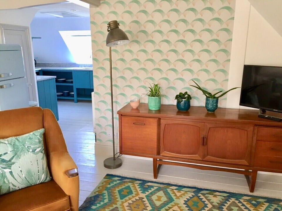 lounge leads into the kitchen