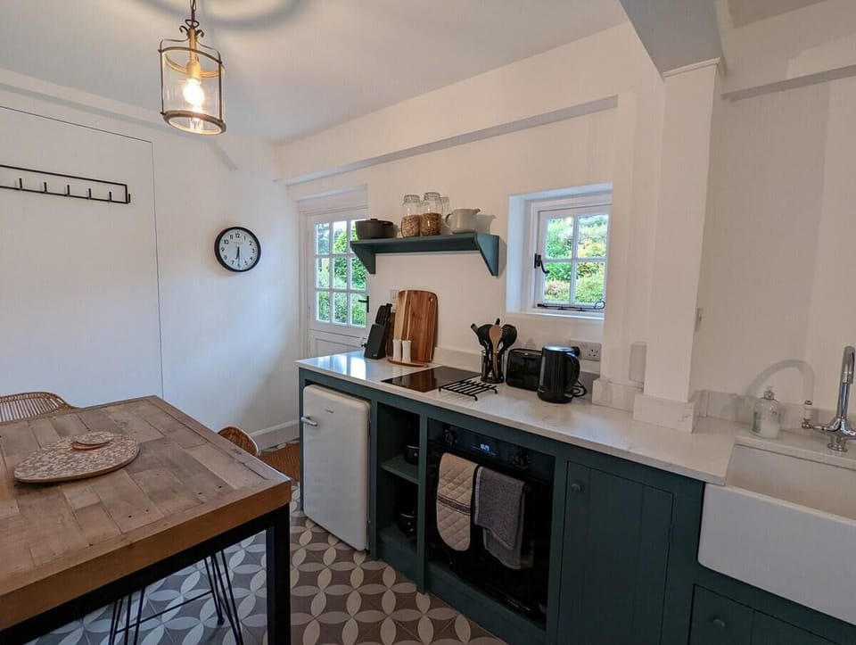 Beautifully designed hand built kitchen 