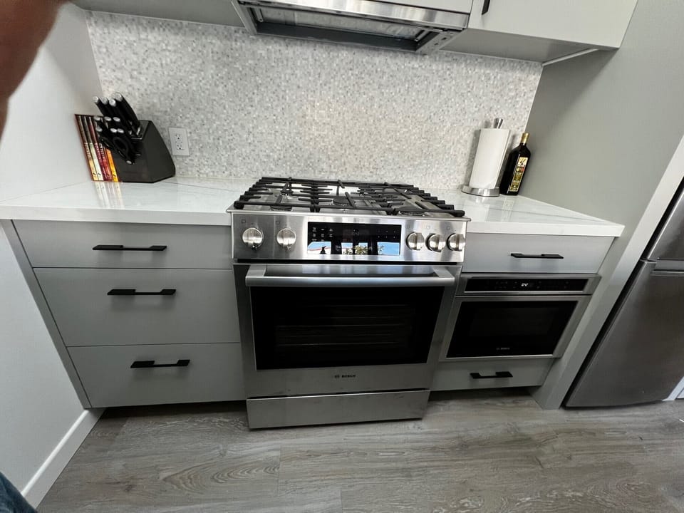 Fully stocked kitchenn