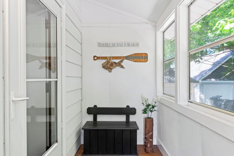 Entryway (covered) with keyless entry