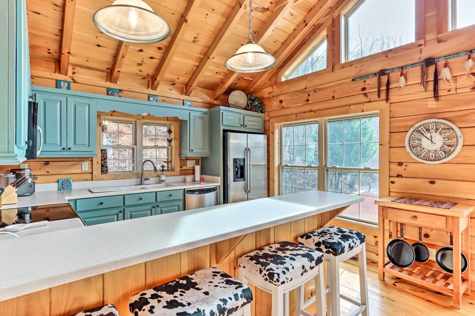 Kitchen | Main Floor | Cooking Basics | Paper Towels | Trash Bags