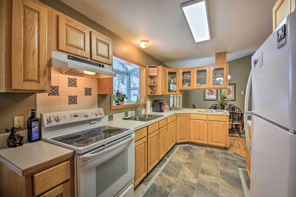 Full Kitchen | Cooking Basics | Keurig Coffee Maker