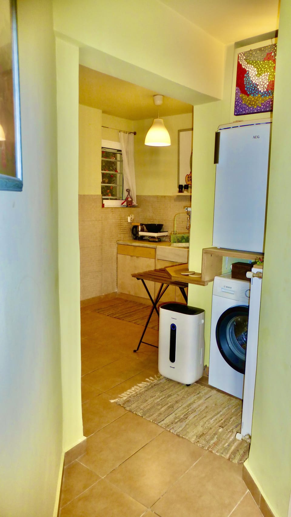 Washing machine and dehumidifier, dries wash very quickly.