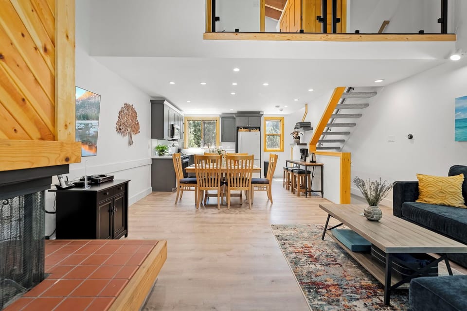 Open Space Blue Alpine Loft at Northstar